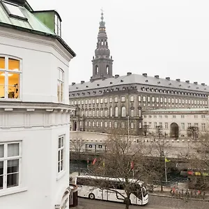 Perfect In Superb Location By Stroget, The Metro & Attractions Lejlighed København